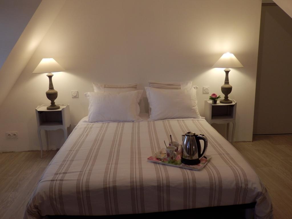 Au Presbytere De Dagmar Erbree Room photo