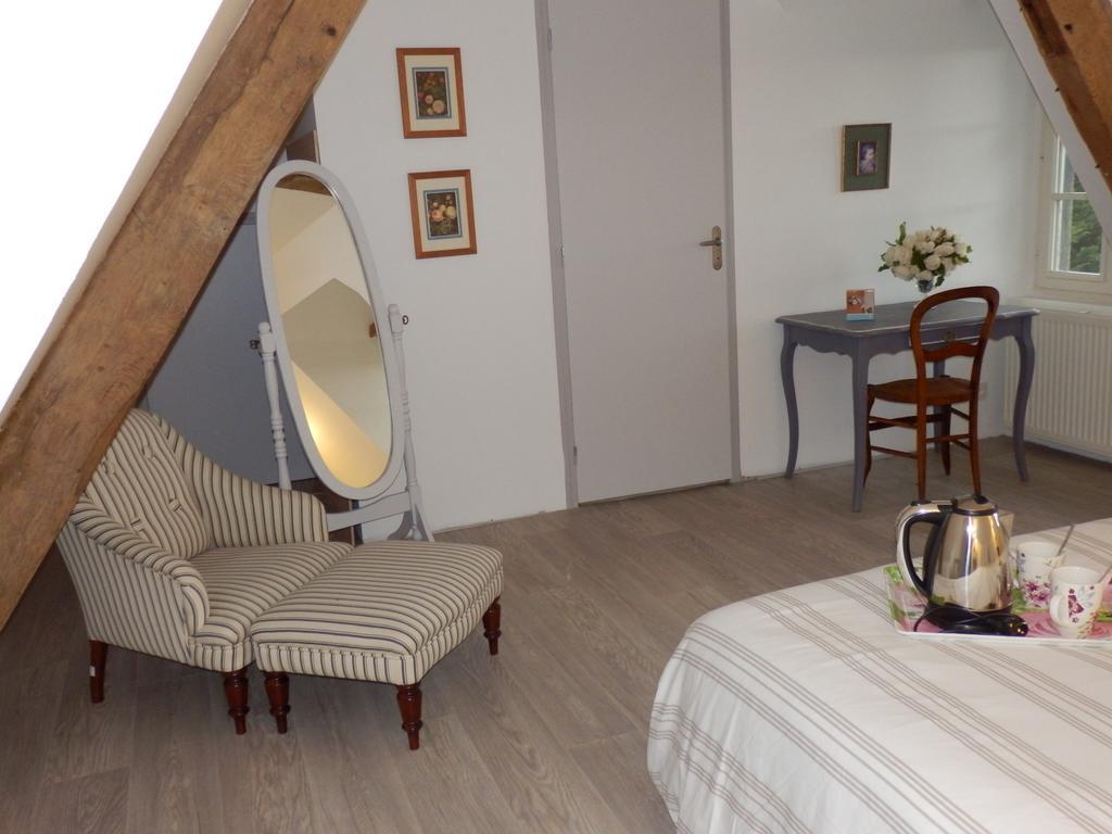Au Presbytere De Dagmar Erbree Room photo